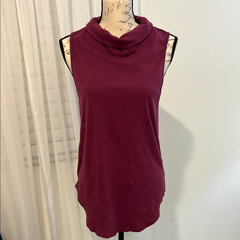🛍️ Free People Women's Sleeveless Burgundy Top turtle neck Sz Medium